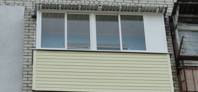 Остекление балкона алюминиевыми развижными системами