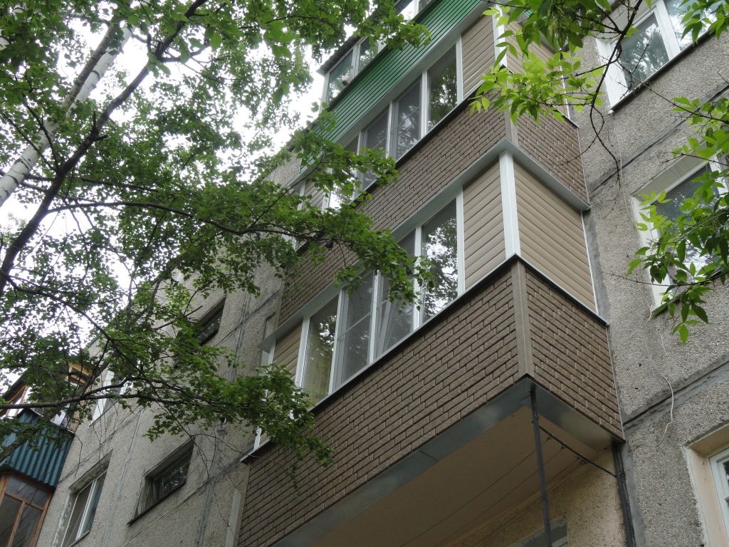 Отделка 2 соседских балконов